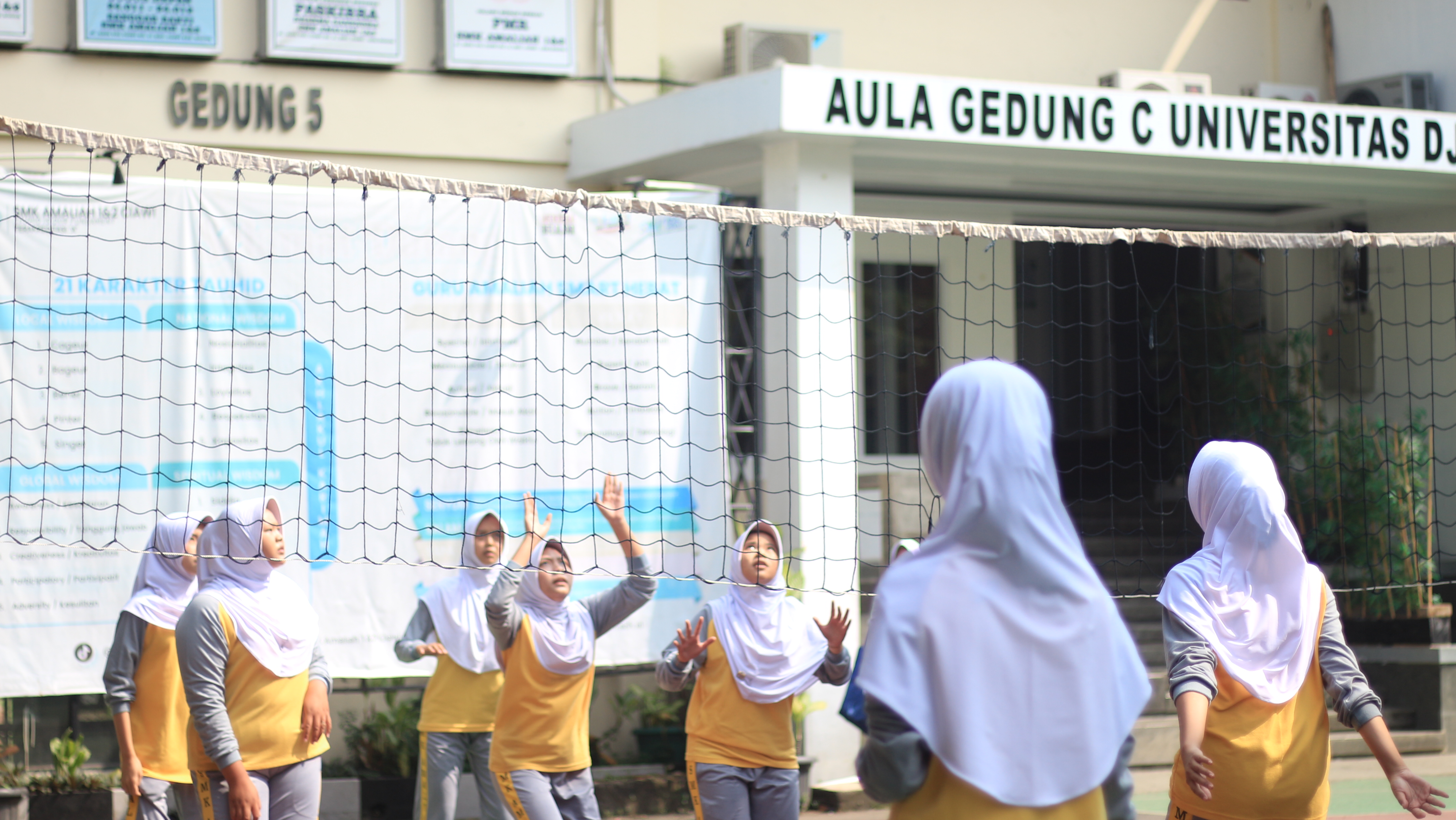 Pasca Ujian Akhir, OSIS SMK Amaliah Meriahkan Sekolah Lewat Pembukaan Classmeeting